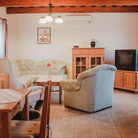 Krasny Srub Na Jihu Brna Villa Zelesice Екстериор снимка