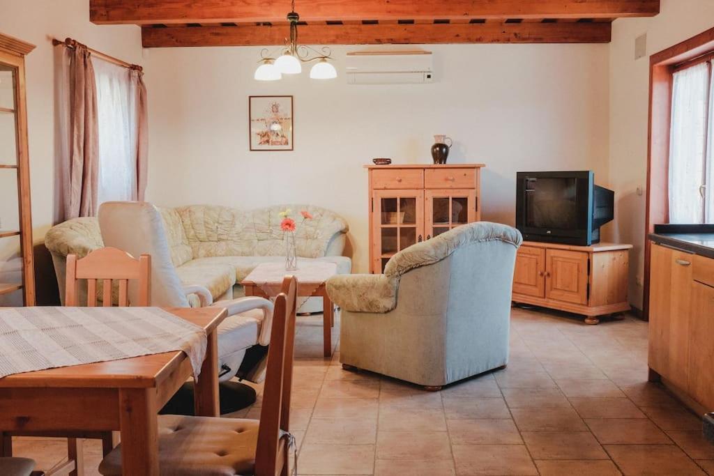 Krasny Srub Na Jihu Brna Villa Zelesice Екстериор снимка